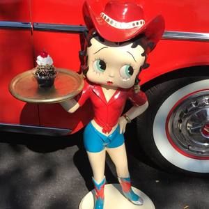 Meet your Posher, Luna